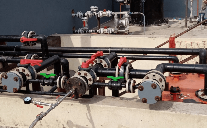 Tuberías para ácido nítrico ¿Qué Materiales Elegir?